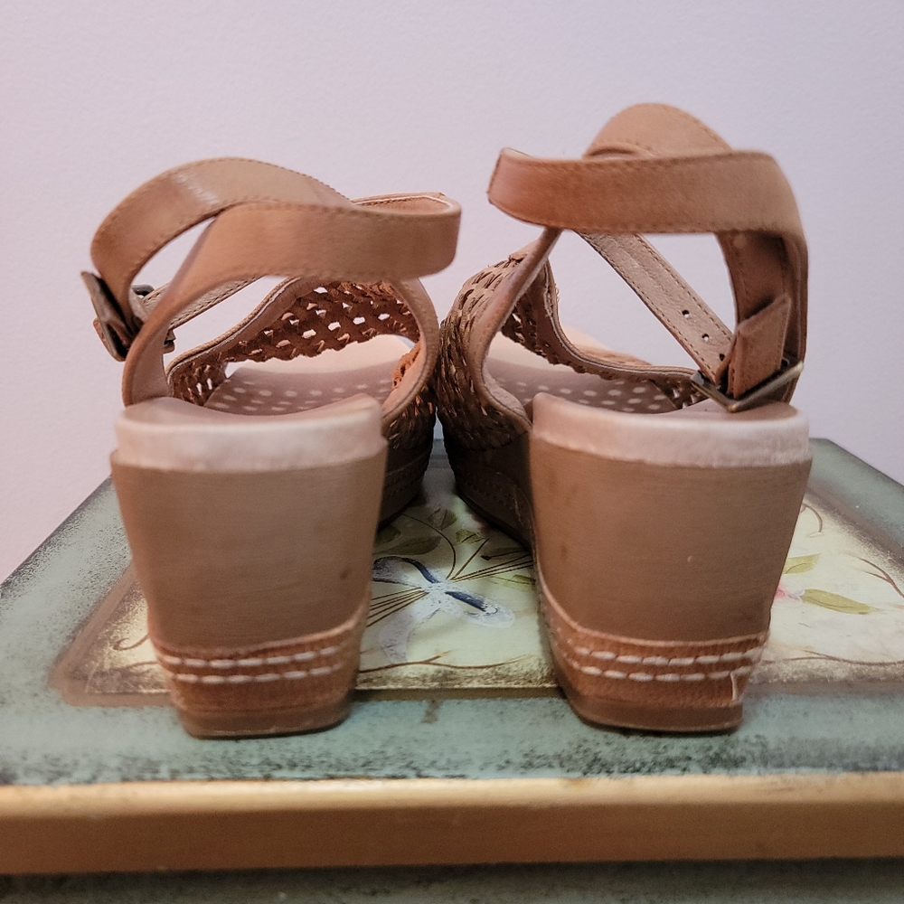 Antelope  Woven Tan Leather Wedge Sandals Size 7 - Picture 4 of 8